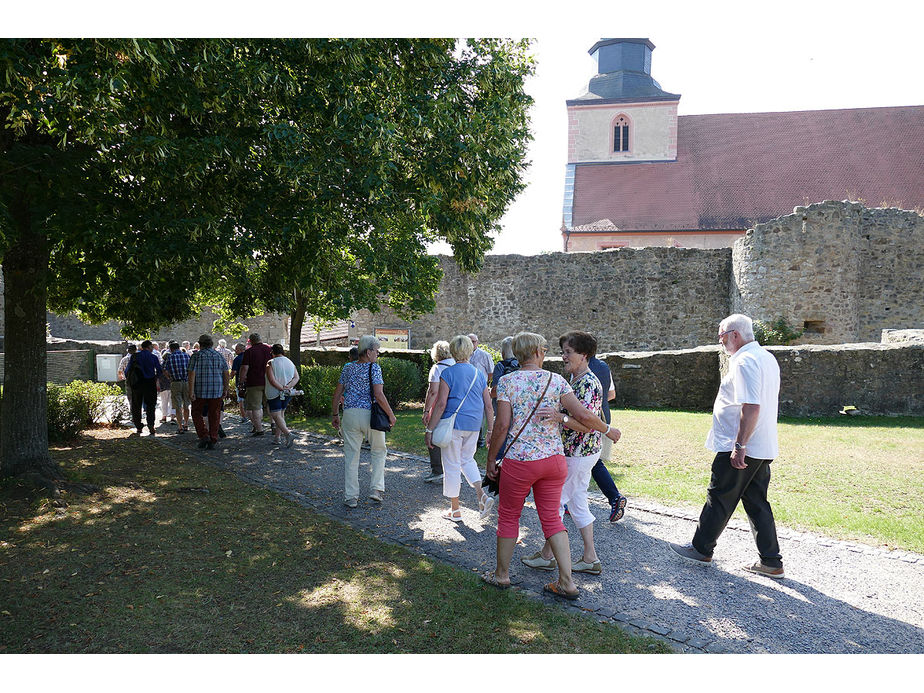 Sankt Crescentius on Tour in Ostheim und auf dem Kreuzberg (Foto: Karl-Franz Thiede)